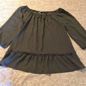 Maurices pilyester peplum 3/4 sleeve top Large